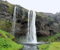 A (71) Seljalandsfoss